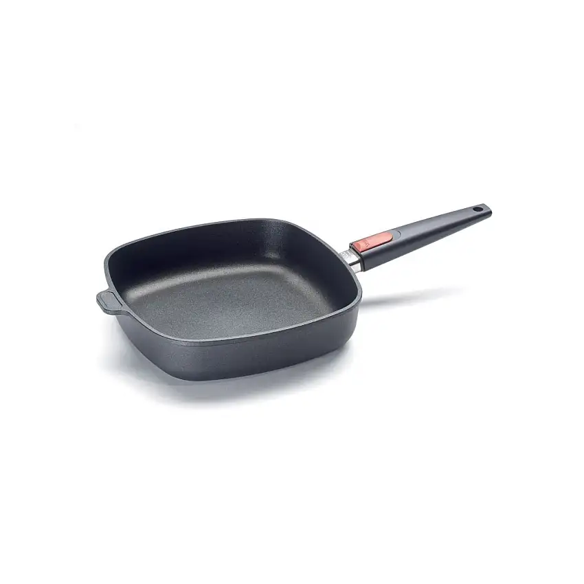 Padella antiaderente TITANIUM NOWO 28 x 28 cm, manico removibile, WOLL