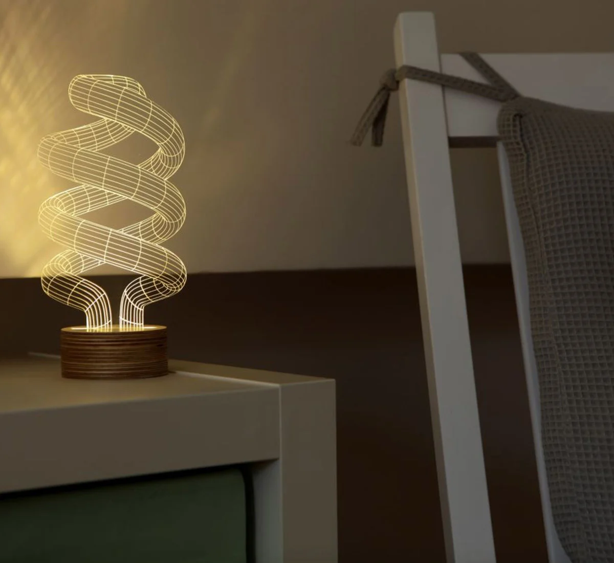 Studio Cheha Bulbing Spiral Lampada da Tavolo