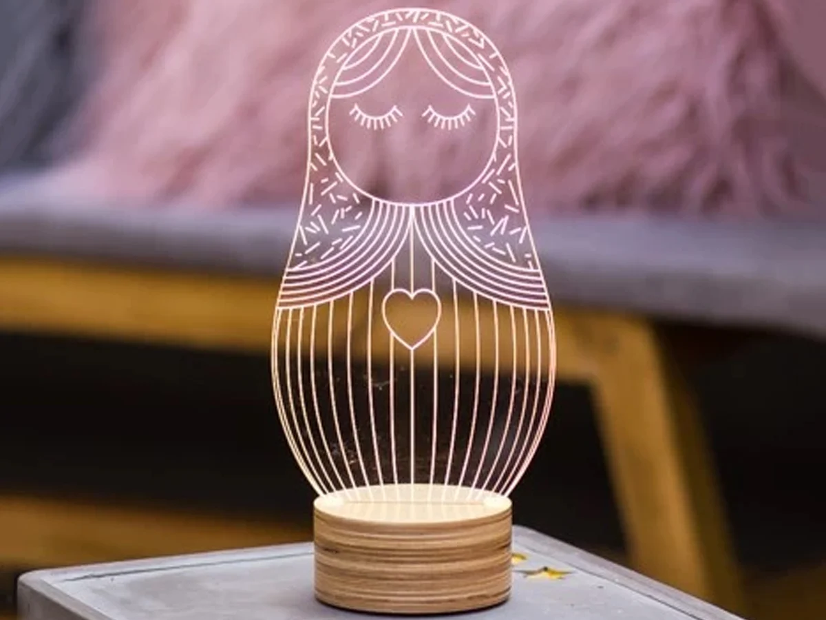 Studio Cheha Bulbing Matryoshka Lampada da Tavolo